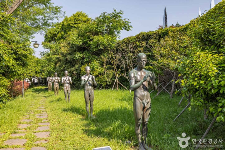 남망산 조각공원 여행 추천 - 메고지고
