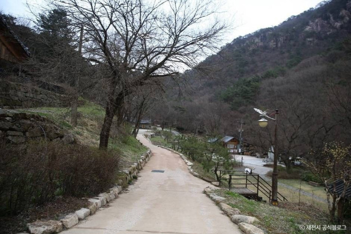 덕주사(제천) 여행 추천 - 메고지고