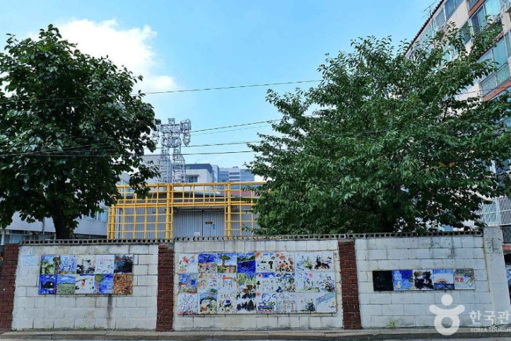 금천예술공장 여행 추천 - 메고지고