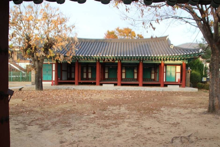 창원 진해현 관아 및 객사유지 여행 추천 - 메고지고