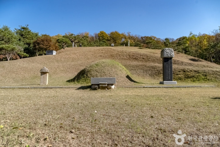 둔촌이집묘역 여행 추천 - 메고지고