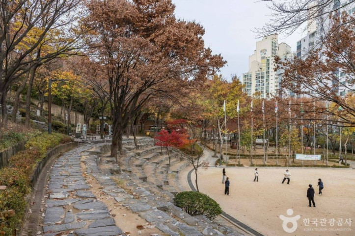 산기슭 공원 여행 추천 - 메고지고