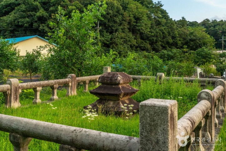 원주 부흥사지 석탑재 여행 추천 - 메고지고