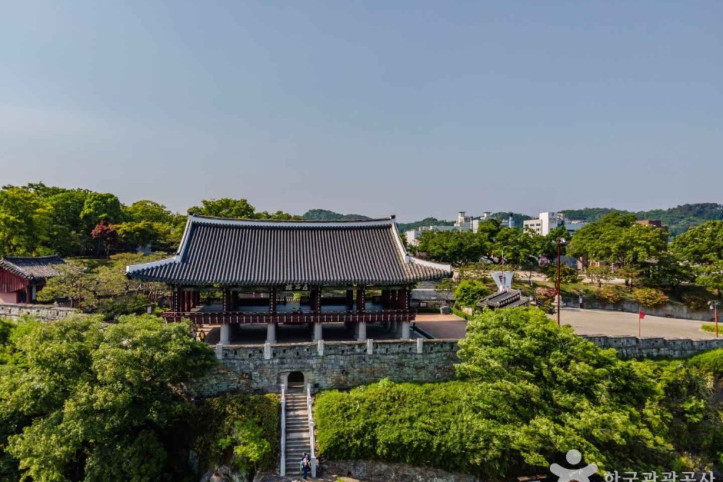 촉석루 여행 추천 - 메고지고