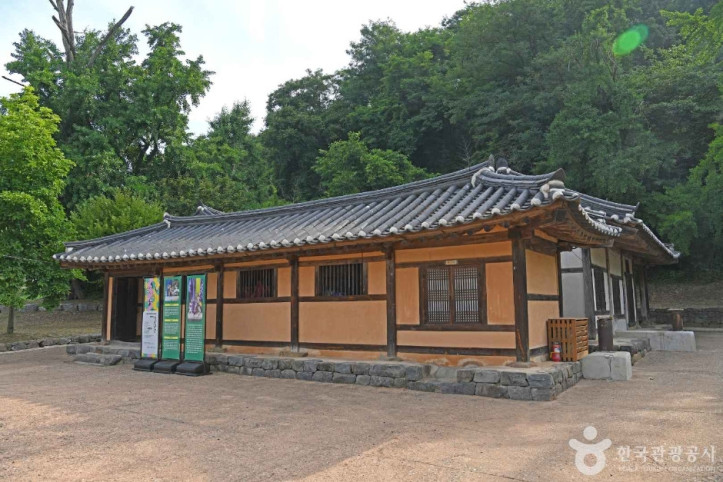이동녕선생 생가지 여행 추천 - 메고지고