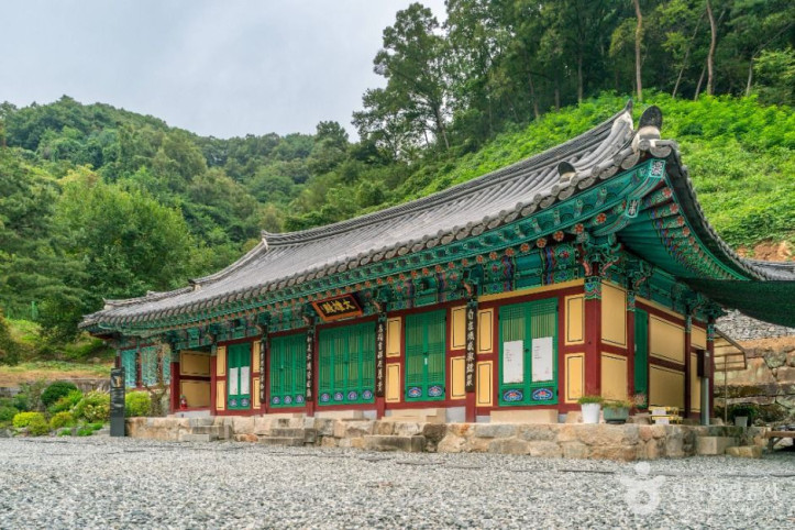 백운암(충주) 여행 추천 - 메고지고