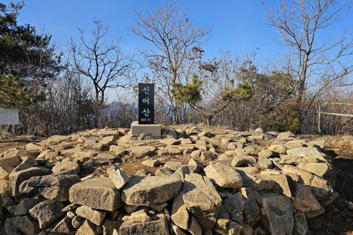 신어산 여행 추천 - 메고지고