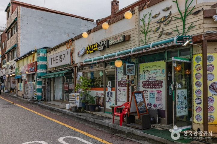 동인천 삼치거리 여행 추천 - 메고지고