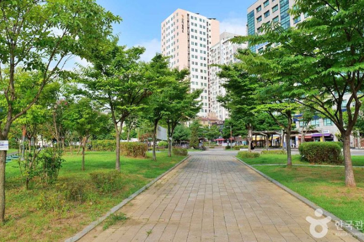 오류동역 광장 여행 추천 - 메고지고