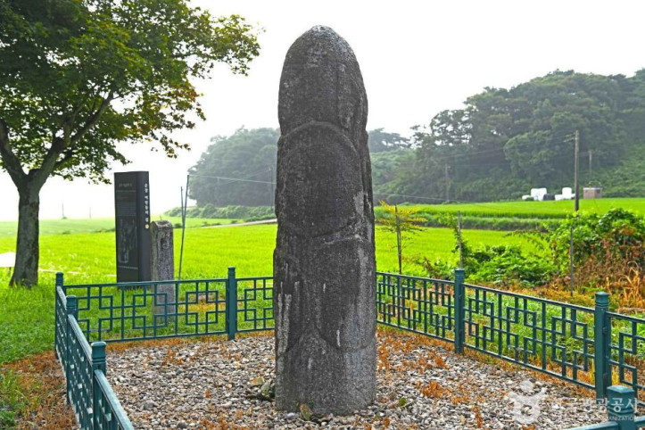 산동리 남근석 여행 추천 - 메고지고