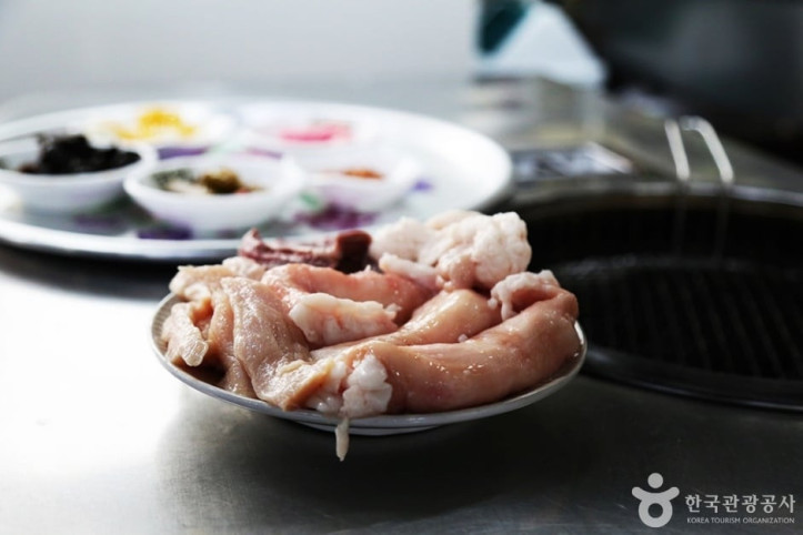 부산 자갈치 양곱창 골목 여행 추천 - 메고지고