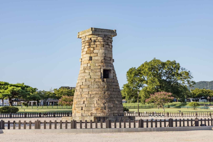 경주 첨성대 여행 추천 - 메고지고