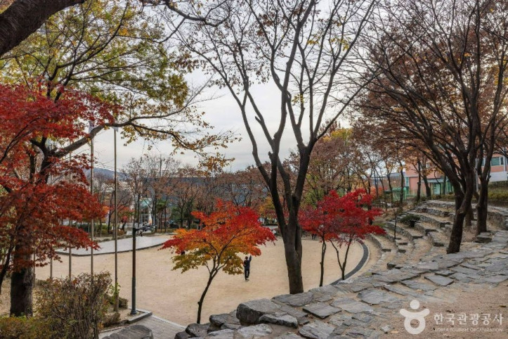 산기슭 공원 여행 추천 - 메고지고