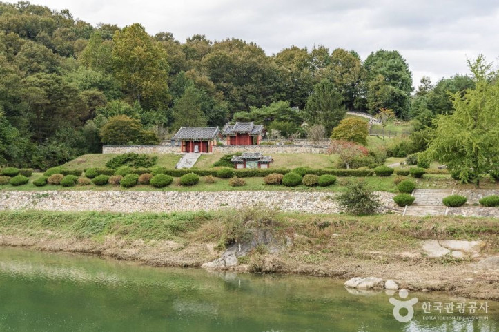 김시민장군 충민사 여행 추천 - 메고지고