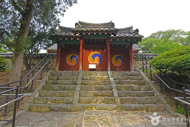 황간향교 여행 추천 - 메고지고