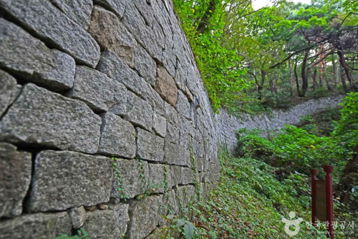 춘천봉의산성 여행 추천 - 메고지고