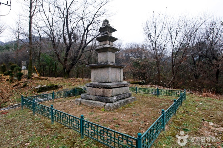 충주 미륵대원지 삼층석탑 여행 추천 - 메고지고