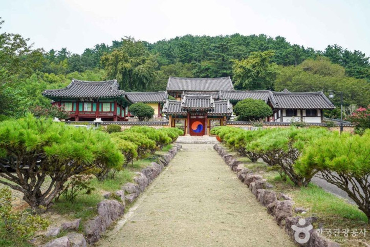 사천향교 여행 추천 - 메고지고