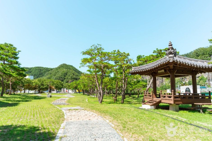 선바위관광지 여행 추천 - 메고지고