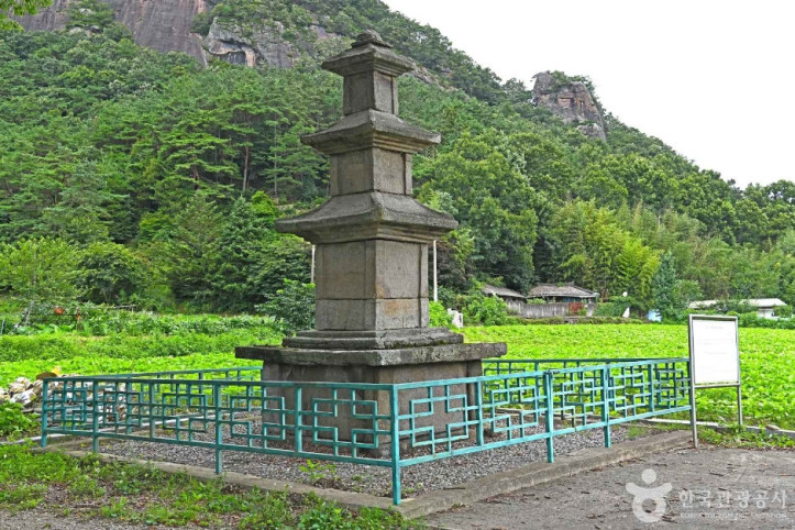 한산사지삼층석탑 여행 추천 - 메고지고