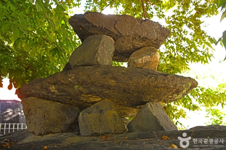 충주 조동리 지석묘 여행 추천 - 메고지고