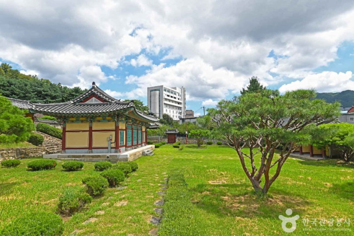 충주향교 여행 추천 - 메고지고