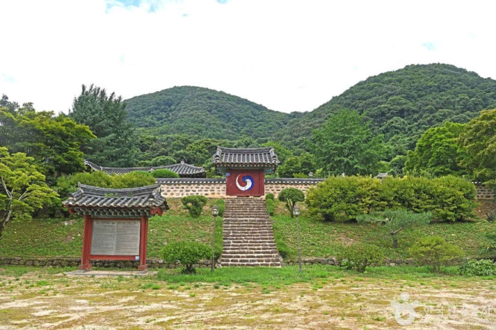 황강 영당 및 수암사 여행 추천 - 메고지고
