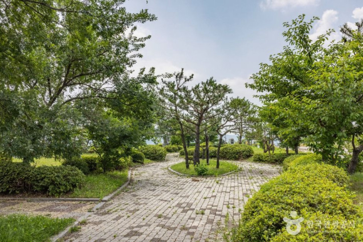 천상병 귀천(歸天) 공원 여행 추천 - 메고지고