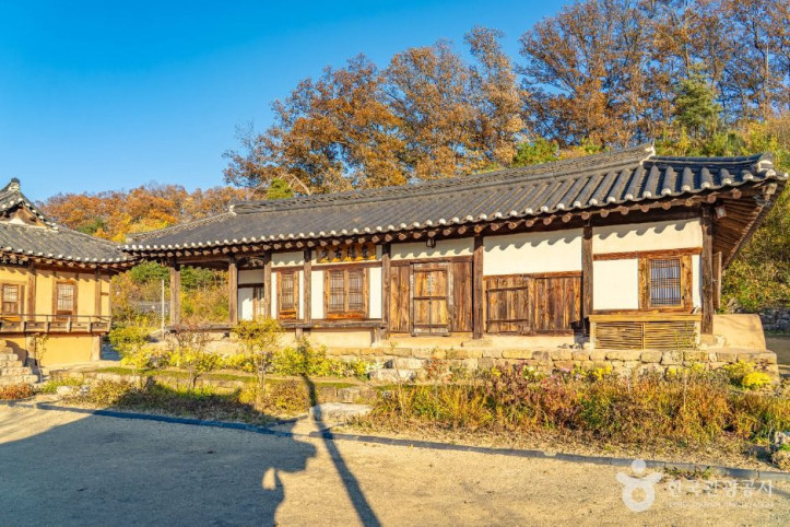 안동 예안이씨 충효당 여행 추천 - 메고지고