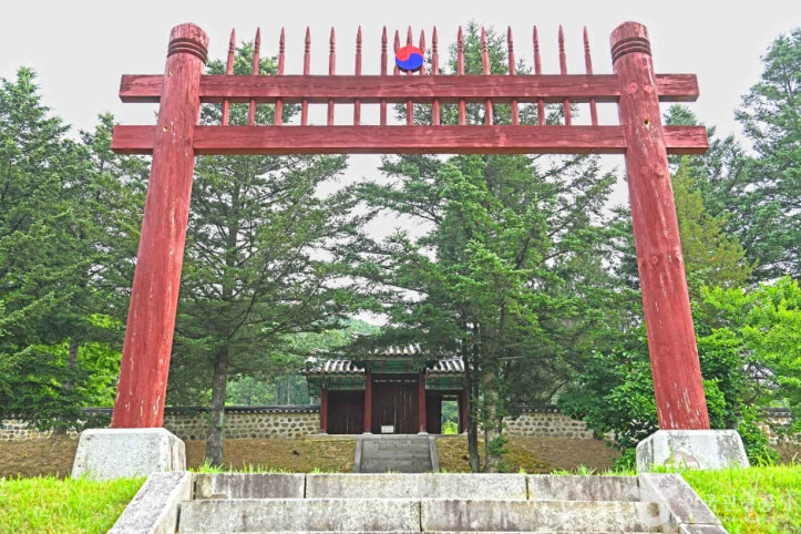 영동 추풍령 전적 및 장지현 순절비 여행 추천 - 메고지고