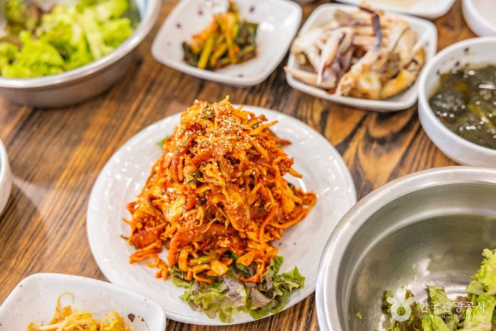 연안부두 밴댕이회무침거리 여행 추천 - 메고지고