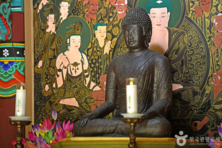 충주 백운암 철조여래좌상 여행 추천 - 메고지고