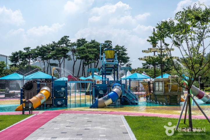 죽미체육공원 여행 추천 - 메고지고