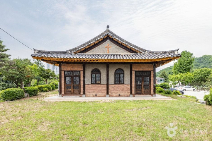 청주 성공회 성당 여행 추천 - 메고지고