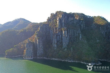 제천 옥순봉 출렁다리 여행 추천 - 메고지고