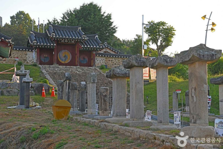 금산향교 여행 추천 - 메고지고