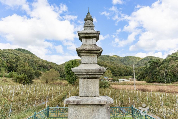 괴산 삼방리 삼층석탑 여행 추천 - 메고지고