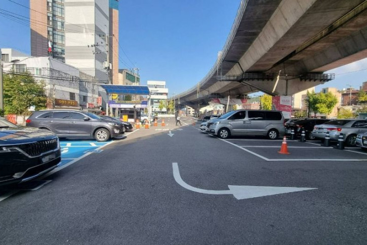 홍제천인공폭포 여행 추천 - 메고지고