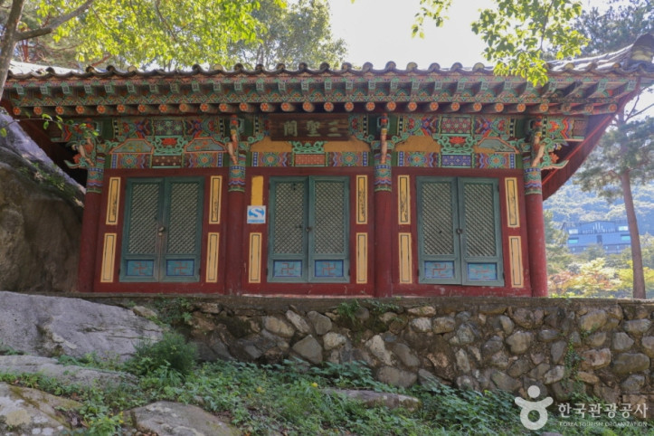 울주 간월사지 석조여래좌상 여행 추천 - 메고지고