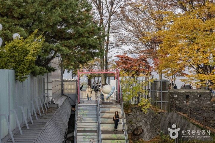 남산공원(서울) 여행 추천 - 메고지고