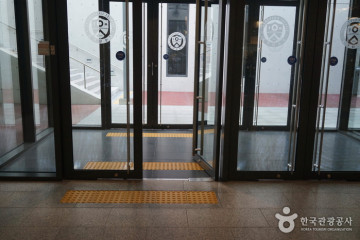 서울 연세대학교 언더우드관 여행 추천 - 메고지고