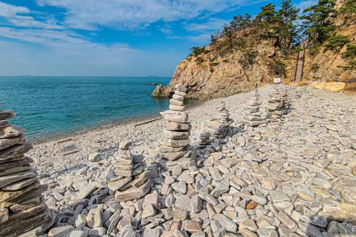 황금산몽돌해변 여행 추천 - 메고지고