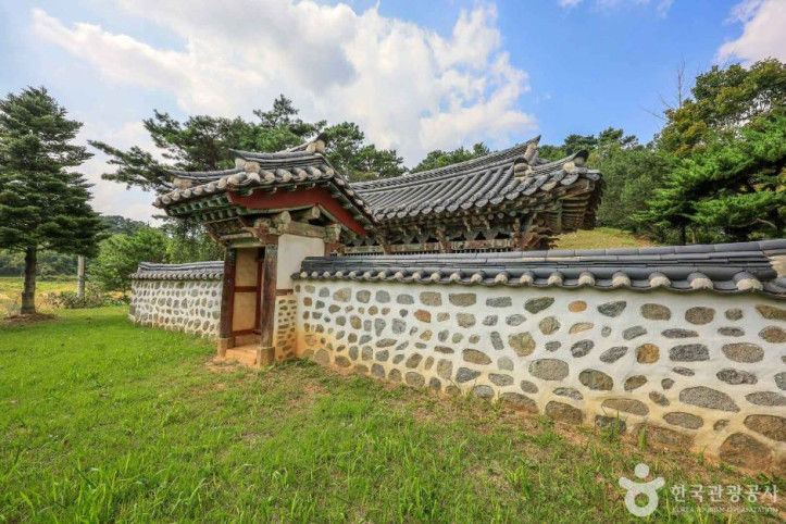 서흥김씨삼강정문 여행 추천 - 메고지고