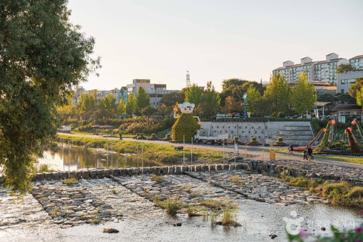 갑천 여행 추천 - 메고지고