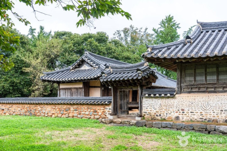 신경섭 전통가옥 여행 추천 - 메고지고
