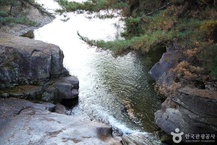 서봉사계곡 마을관리휴양지 여행 추천 - 메고지고
