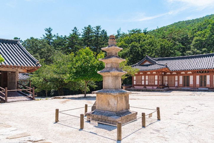 내소사삼층석탑 여행 추천 - 메고지고