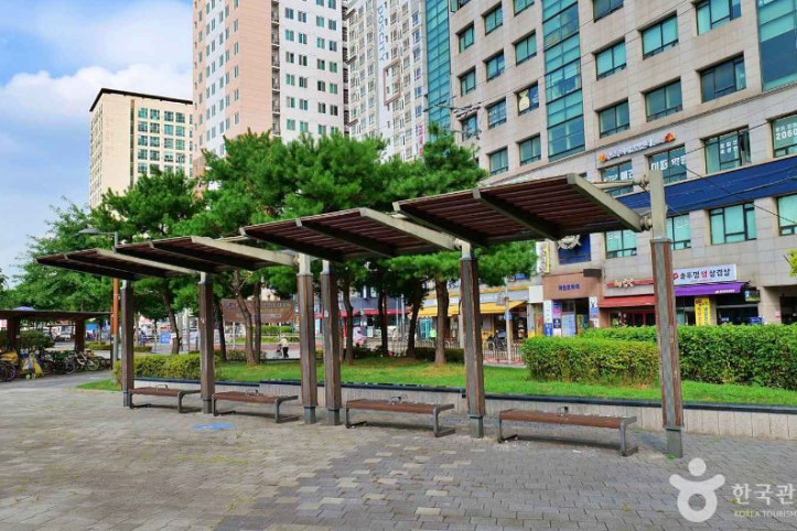 오류동역 광장 여행 추천 - 메고지고