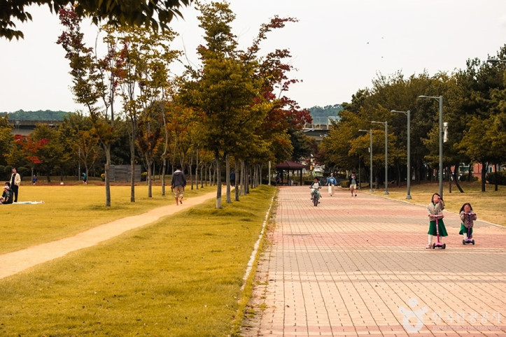 율하체육공원 여행 추천 - 메고지고