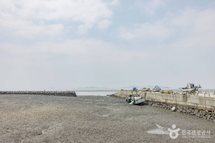 장구너머항 여행 추천 - 메고지고